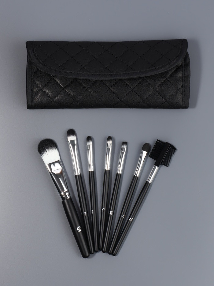 Набор кистей для макияжа, 7 предметов +чехол на кнопке.